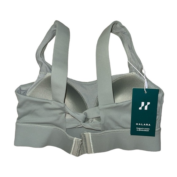 Halara NWT Sage green criss cross back padded sports bra women’s size small - Picture 2 of 5